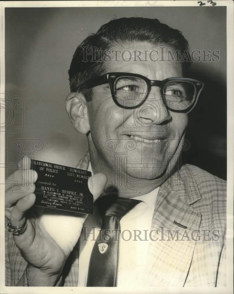 1966 Press Photo Hayes L. Hebert Jr., gold card, Fraternal Order of Police- Historic Images