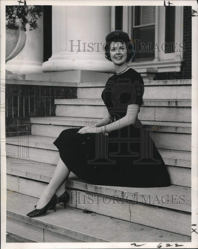 1960 Press Photo Queen Mary Kathryn Harrington, Loyola Homecoming - Historic Images