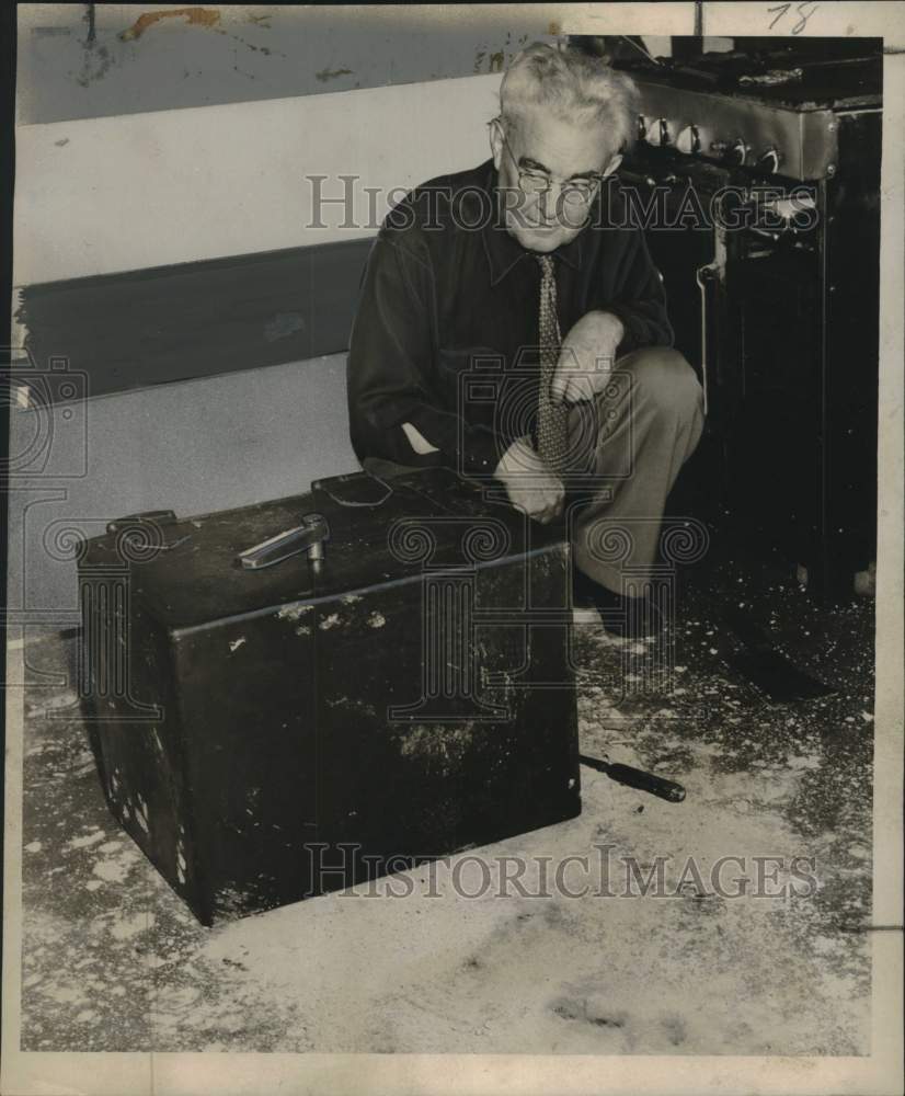 1951 Bert Gregory, owner of The Hut, 908 St. Charles- Robbed-Historic Images