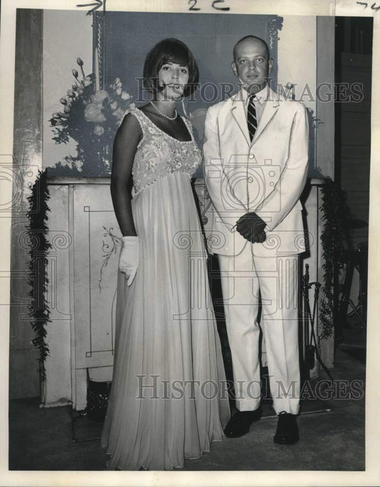 1965 Press Photo Dr. and Mrs. Robert Lee Hewitt, Newlyweds, at Gala Reception - Historic Images