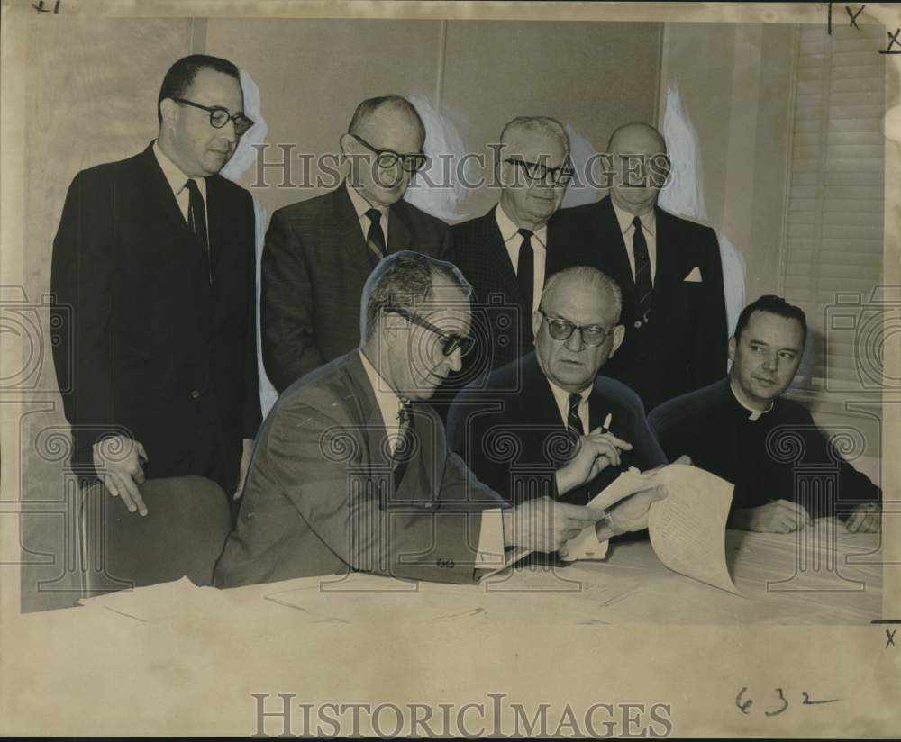 1966 Press Photo Algiers Naval Station Transferred to New Orleans Institutions - Historic Images