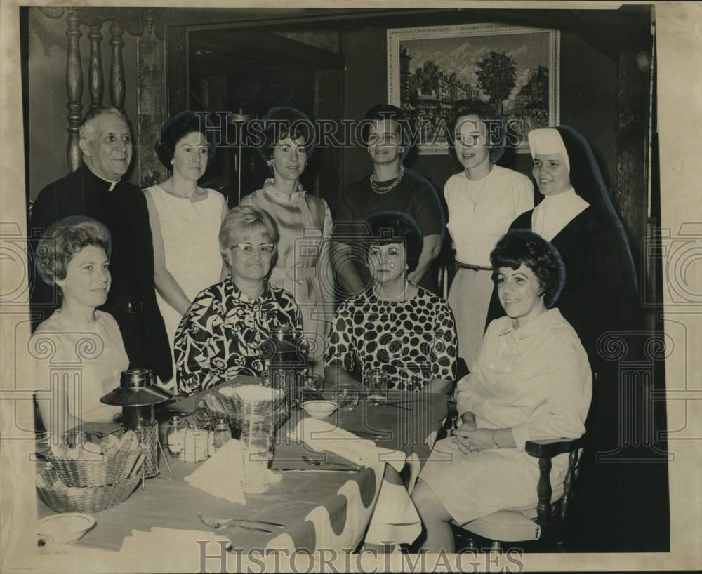 1968 Immaculate Conception School Mothers Club Officers-Historic Images