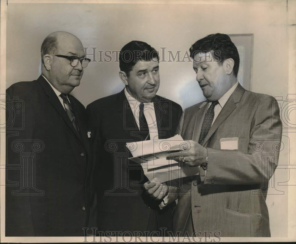 1965 Press Photo Attendees at Fourth Pan American Press Seminar Read Program - Historic Images