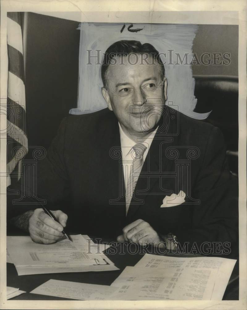 1963 Press Photo Dr. George W. Hobson, director of New Orleans Veterans Hospital-Historic Images