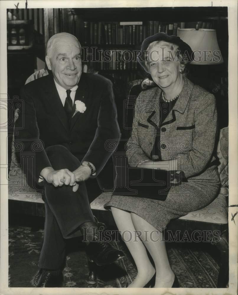 1960 Press Photo Gov. &amp; Mrs. Luther Hodges, North Carolina, speaking on schools - Historic Images