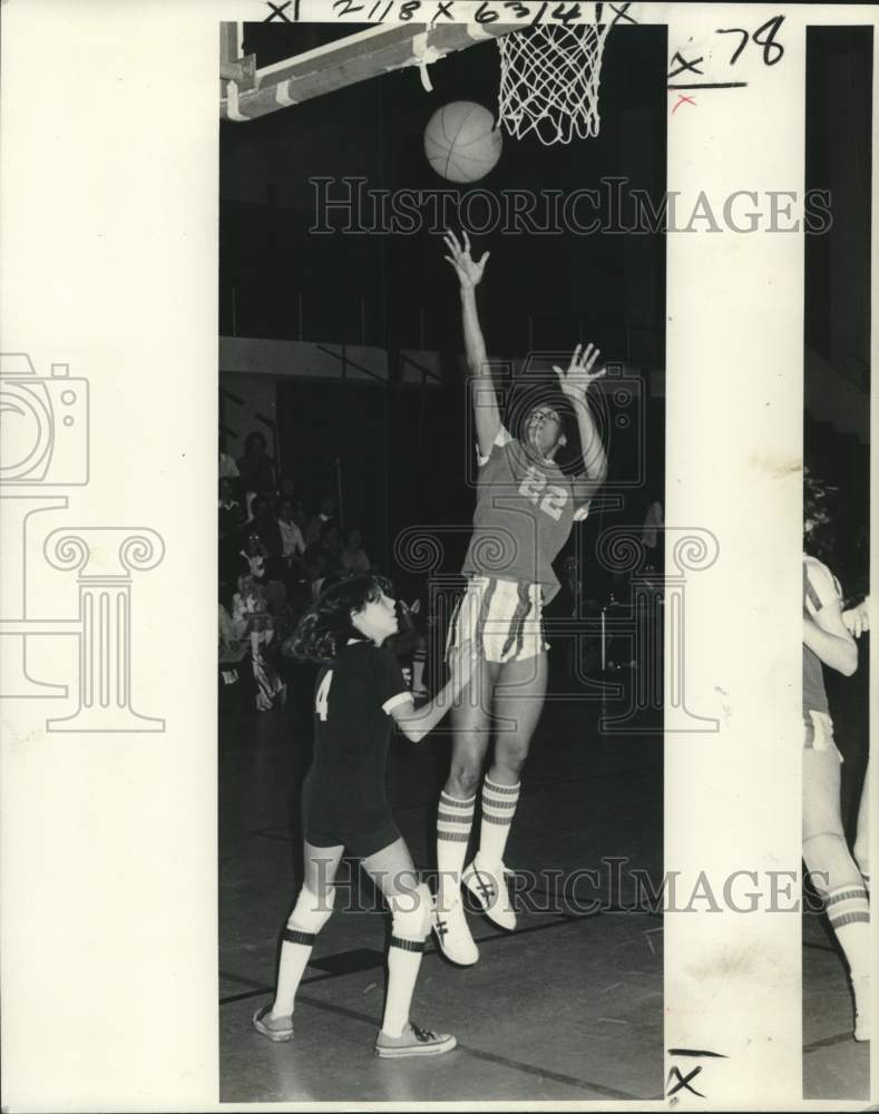 1978 Press Photo Sharon Hill- 3-Time All-Star in action - noo30698- Historic Images