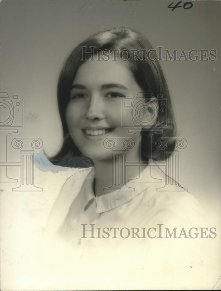 1967 Carolyn Newhall Howard, Debutante - Historic Images