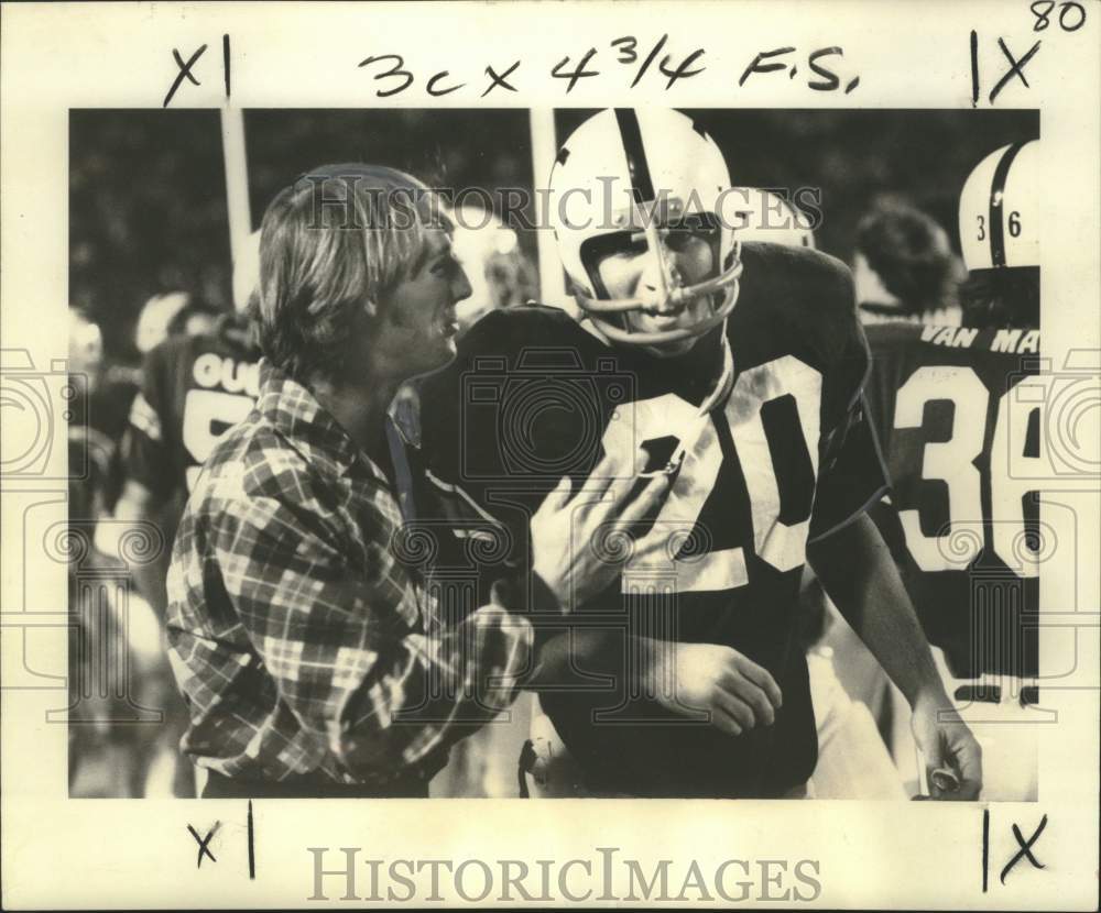 1973 Frank Anderson congratulates David Griener - Historic Images