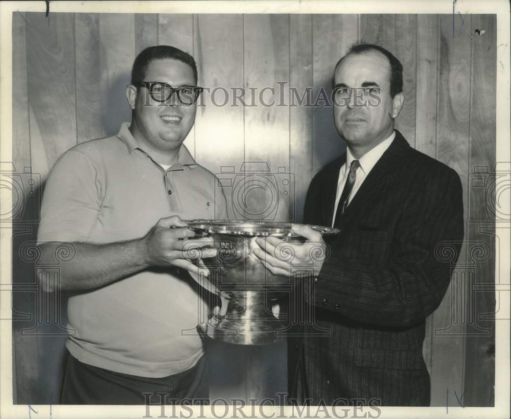 1967 Press Photo Milton L. Fletchinger awards golf trophy to James W Hughes III-Historic Images