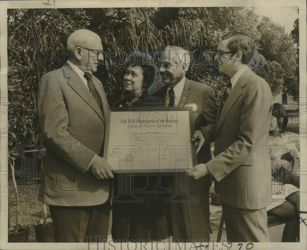 1972 Press Photo U.S. Representative Edward Hebert, land donation for park - Historic Images