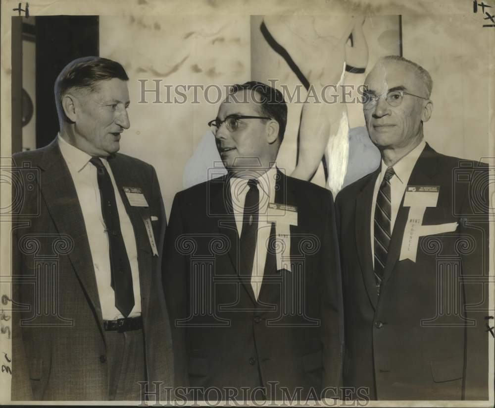 1960 Press Photo H.W. Hinrichs, Mississippi Valley World Trade Conference-Historic Images