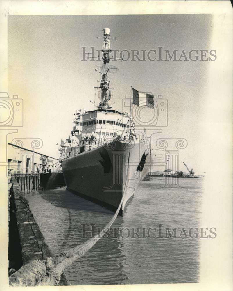 1974 Press Photo French Helicopter Carrier Jeanne d&#39;Arc at Esplanade Wharf - Historic Images