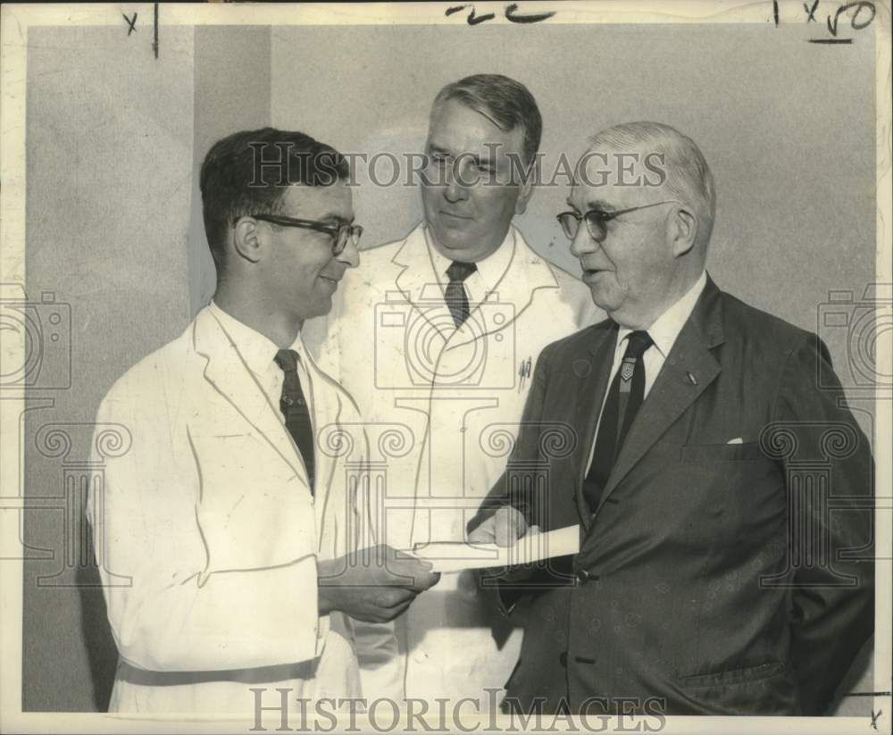 1963 Dr. Jorge Jaramillo receives Tulane University Award - Historic Images