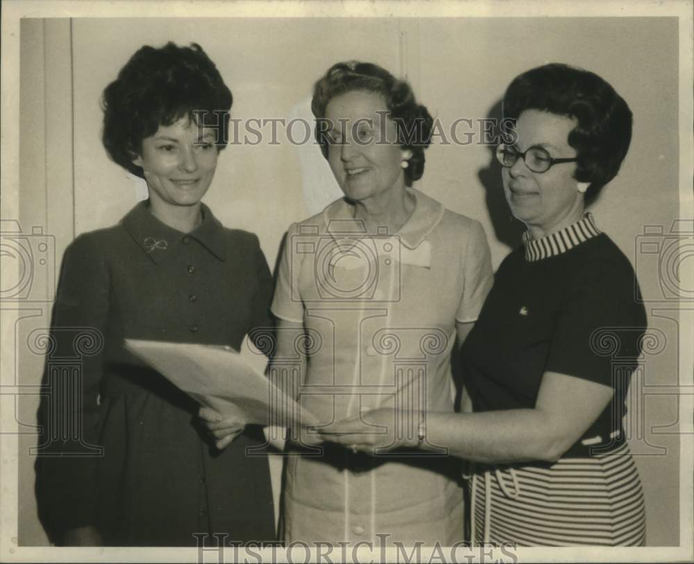 1971 Participants of National Federation of Republican Women Meet - Historic Images