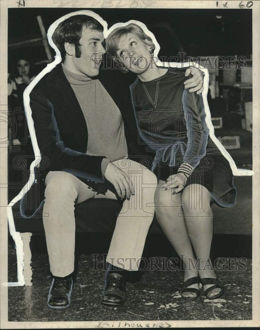 1974 Press Photo Eliott Keener & Bonnie Hughes in "Promises, Promises"-Historic Images