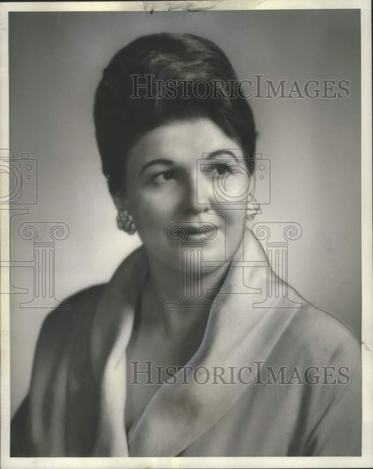 1961 Press Photo Mrs. Leonore "Lee" Kirchem candidate Register of conveyances-Historic Images