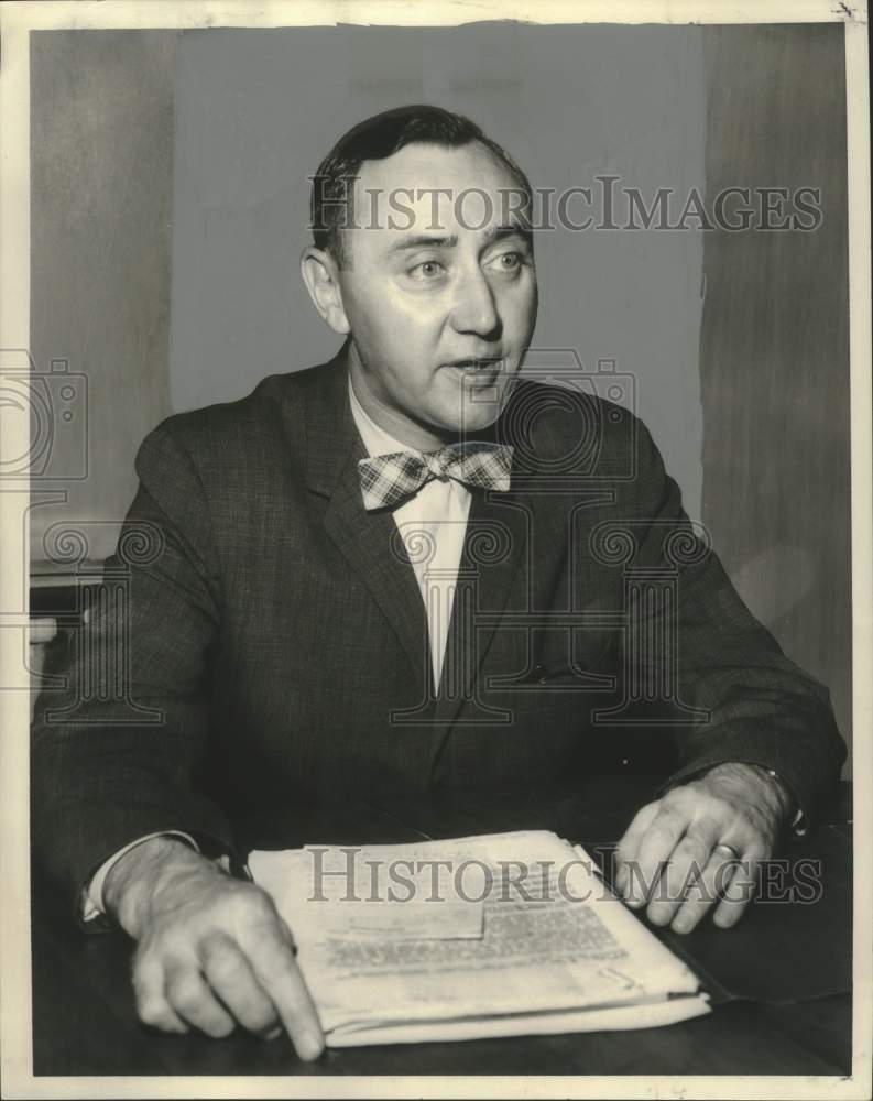 1960 Press Photo Dr. Stanley H. King of Harvard University - noo33524-Historic Images