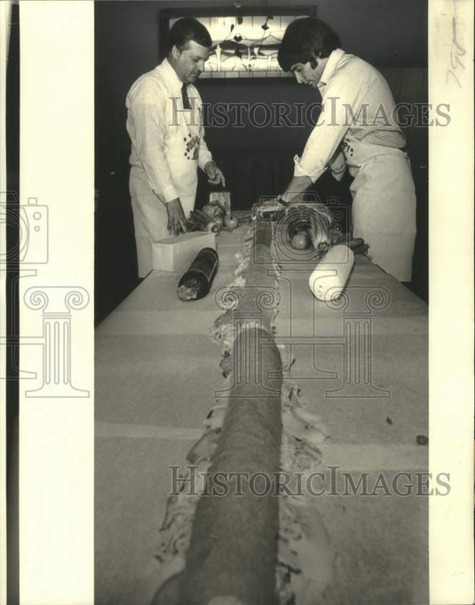 1979 Press Photo David Duggins & Mike Mashburn with world's Longest Po' Boy- Historic Images