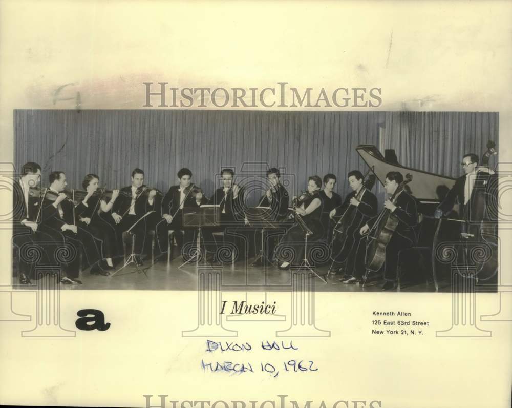 1962 Press Photo Italy&#39;s I Musici, Chamber Group to play at Dixon Hall - Historic Images