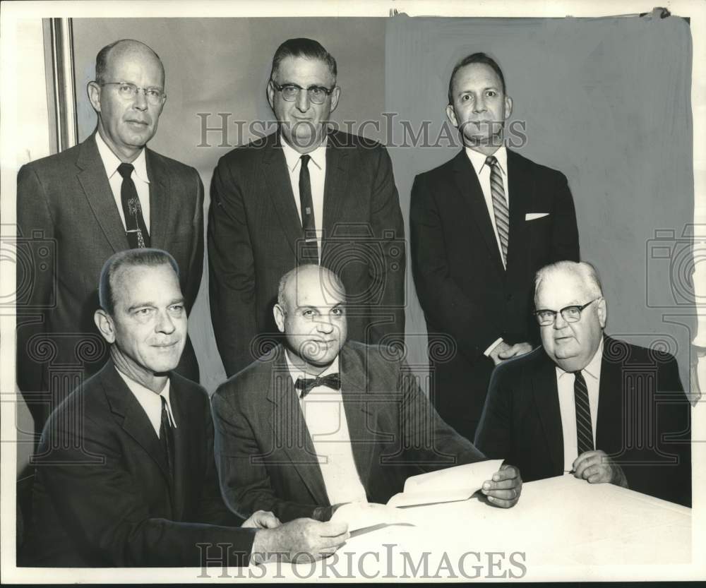 1963 Planning the Gulf Coast School of Drilling Practices session - Historic Images