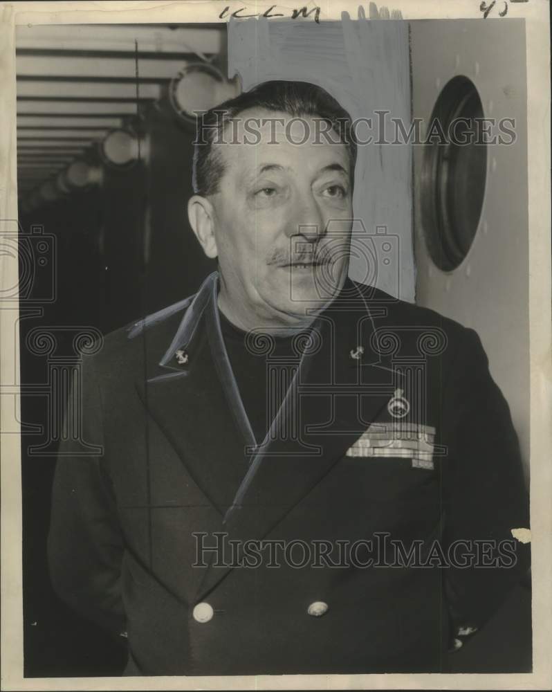 1960 Press Photo Captain Carlo Lianazza, Skipper of freighter - Historic Images