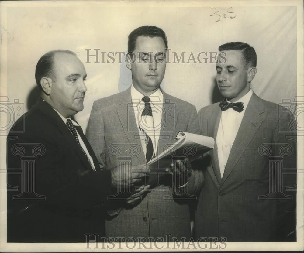 1956 Press Photo Loyola University Blue Key Honor Fraternity Officers - Historic Images