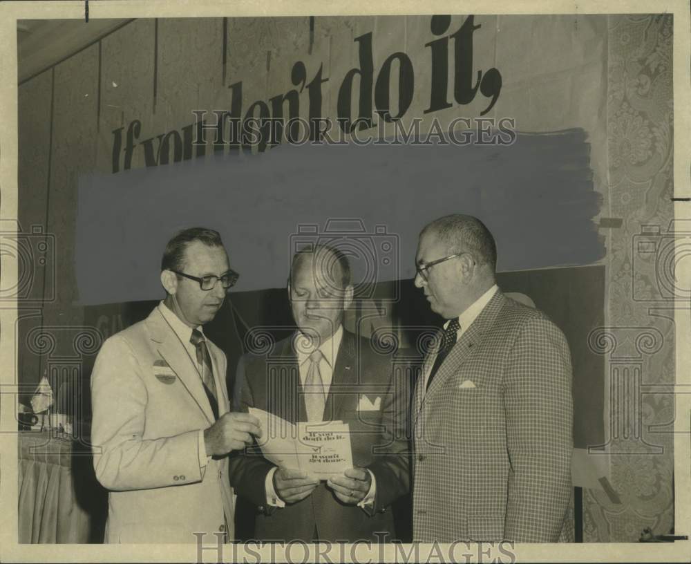 1971 Press Photo Principals at the breakfast-meeting of the United Fund Campaign - Historic Images