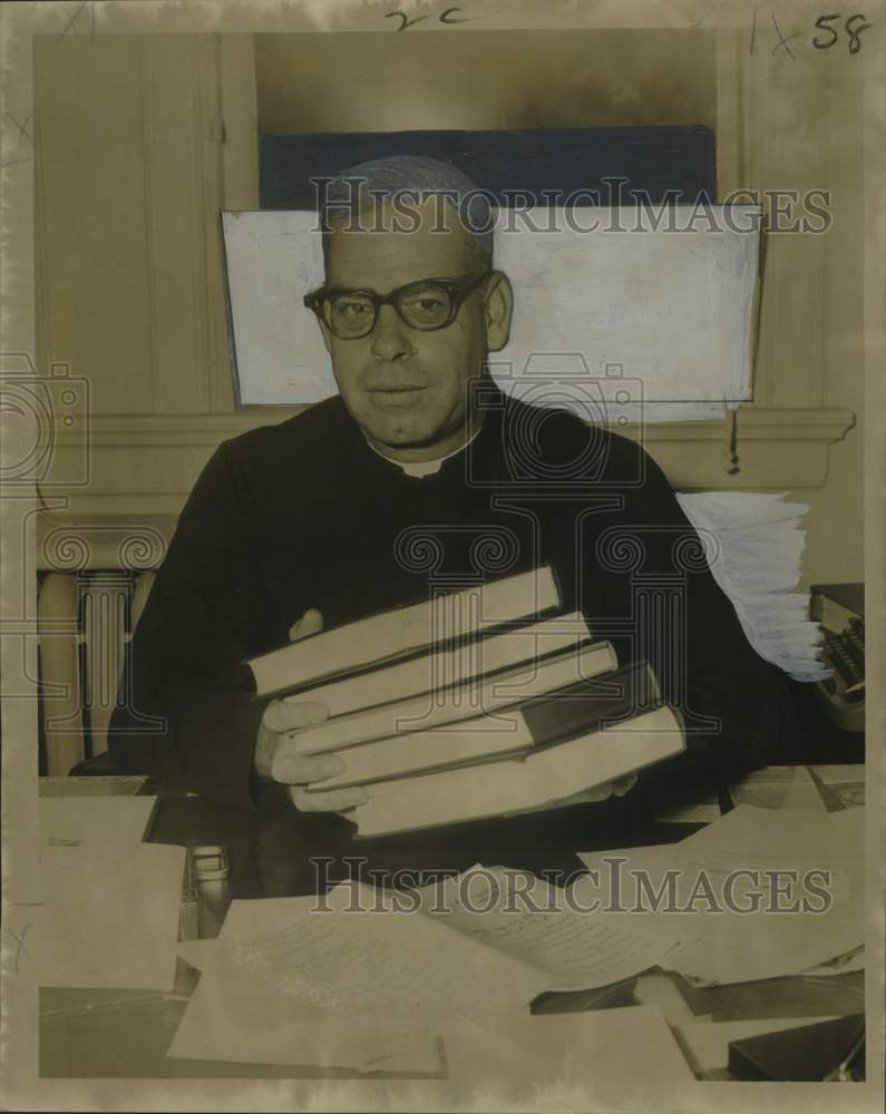 1959 Press Photo Rev. Michael P. Kammer, new instructor at Loyola in New Orleans-Historic Images