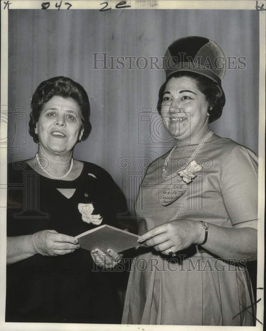 1966 Press Photo Dorothy Lally & Beatrice Grilleta of Louisiana Business Club - Historic Images