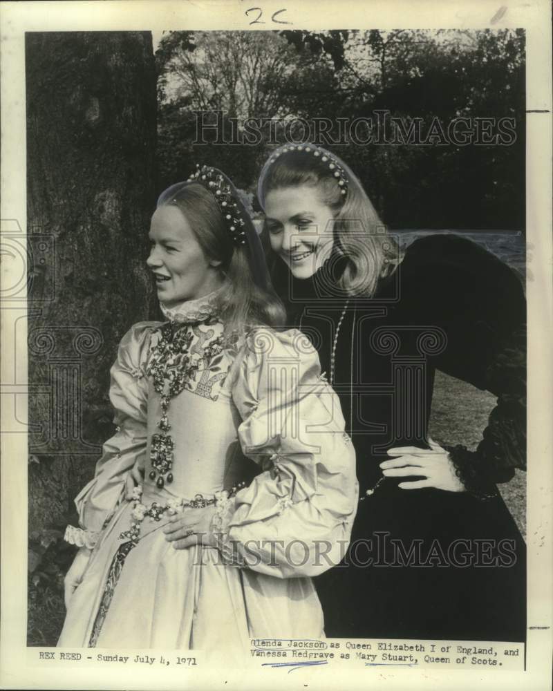 1971 Press Photo Linda Jackson as Queen Elizabeth I &amp; Vanessa Redgrave - Historic Images