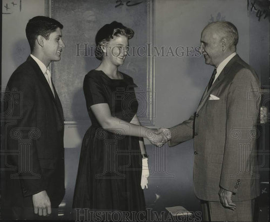1960 Press Photo Shannon Ritchey & Edmundo Acosta Jr.- Junior Red Cross Project-Historic Images