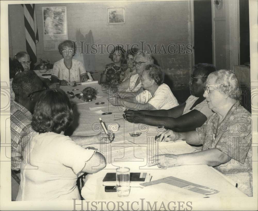 1968 Coffee Forum of Irish Channel&#39;s Senior Citizens Committee-Historic Images