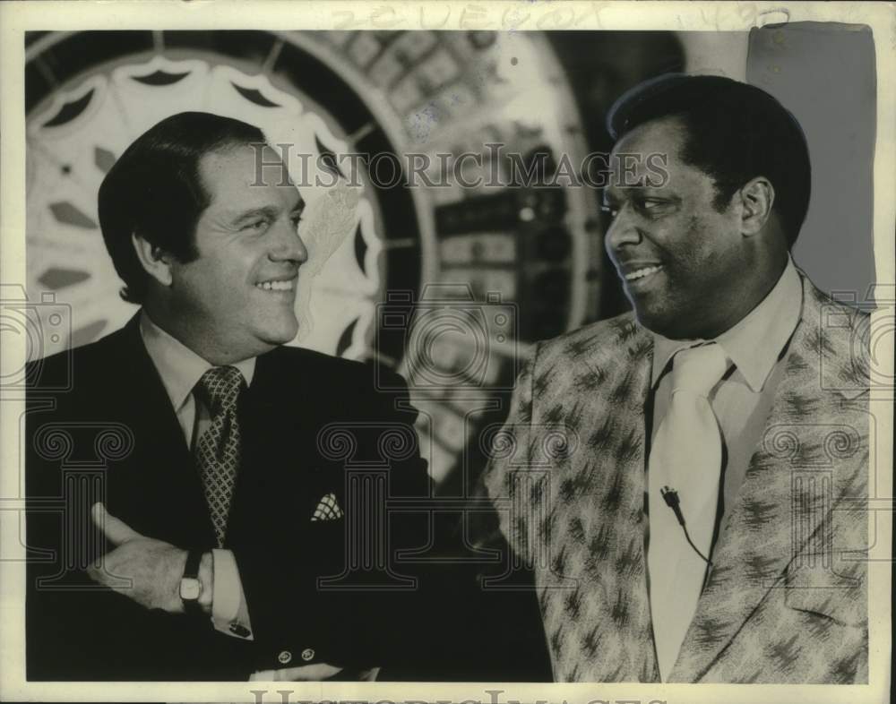 1973 Press Photo Alan King & George Kirby "On Location: Alan King at Las Vegas" - Historic Images