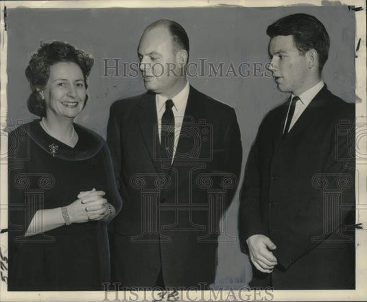 1962 New Zealand's ambassador to US, George Laking, and his family - Historic Images