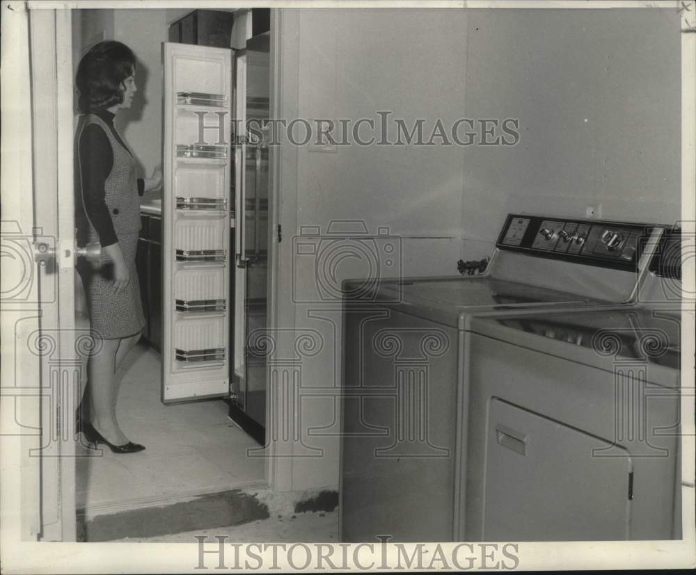 1968 Talking House shows off trim refrigerator &amp; laundry equipment - Historic Images
