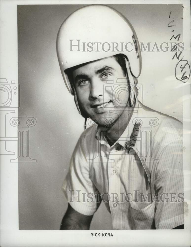 1967 Press Photo Rick Kona, Tournament Daredevil at Louisiana Speedway 500 - Historic Images