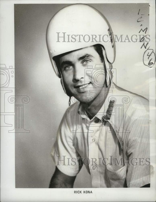 1967 Press Photo Rick Kona, Tournament Daredevil at Louisiana Speedway 500 - Historic Images
