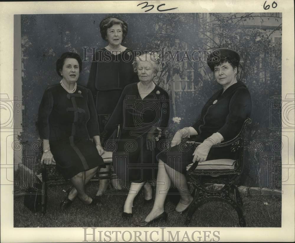 1965 Members of Women&#39;s Committee of Gallier Hall in New Orleans - Historic Images