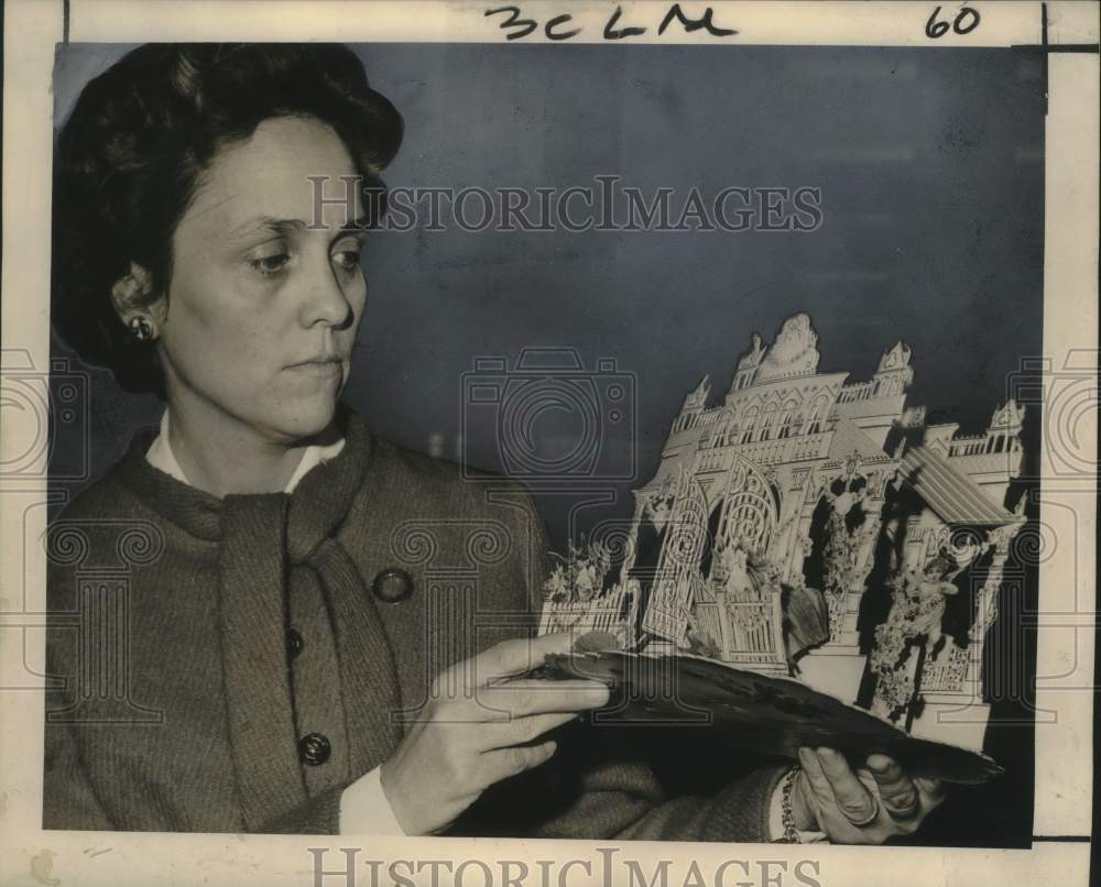 1964 Mrs. John E. Jackson, Junior, displays German Valentine-Historic Images