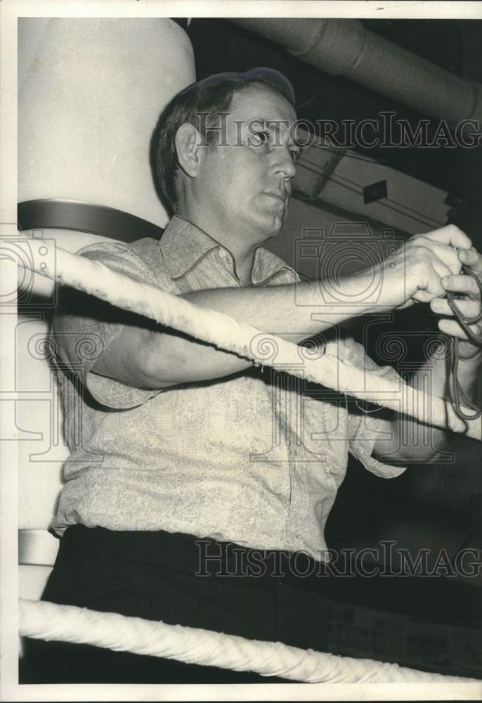 1972 Manager Doug Lord, left, is the picture of concentration - Historic Images