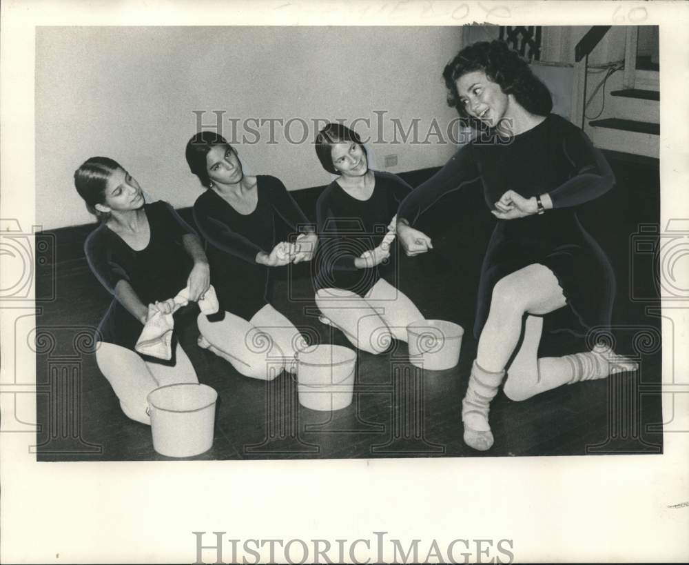 1980 Roni Mahler, ballet teacher - Historic Images