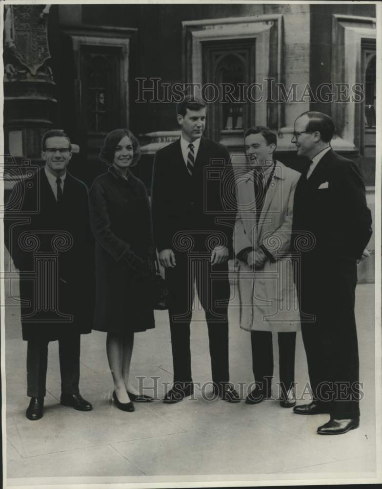 1965 Press Photo London-American Marshall Scholars students tour Parliament - Historic Images