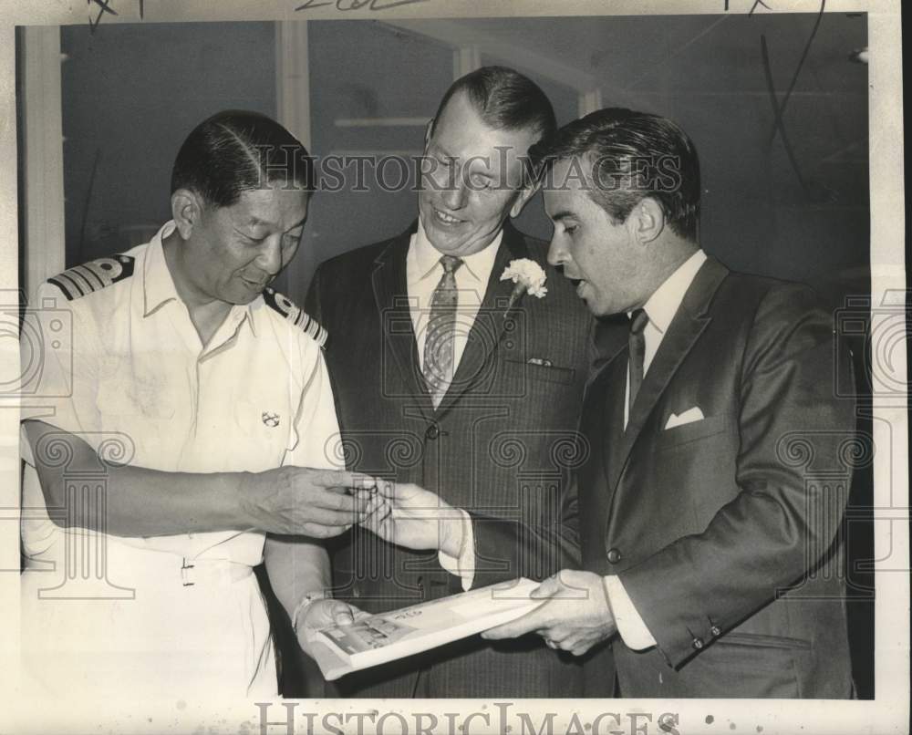 1967 Officials celebrate overseas line from Hong Kong to New Orleans - Historic Images