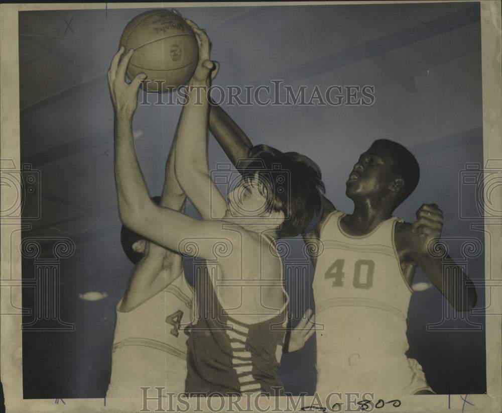 1969 Press Photo Abramson versus McDonogh District 4-AAA Basketball game - Historic Images