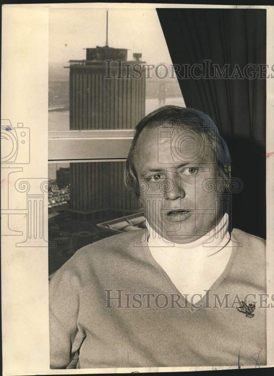 1972 Press Photo Oklahoma's Larry Lacewell his defense is coordinated- Historic Images