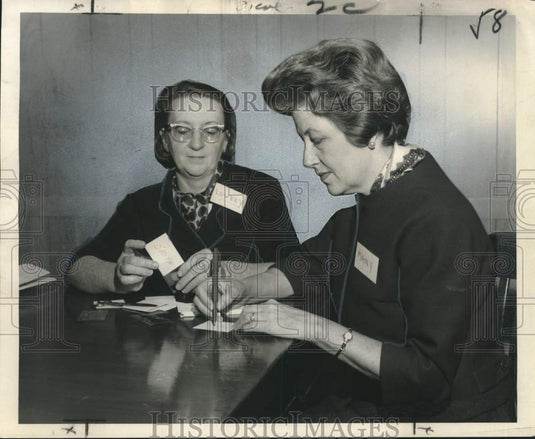 1966 Press Photo Mrs. H. Douglas Lowrey & Mrs. John L. Many- American Red Cross - Historic Images