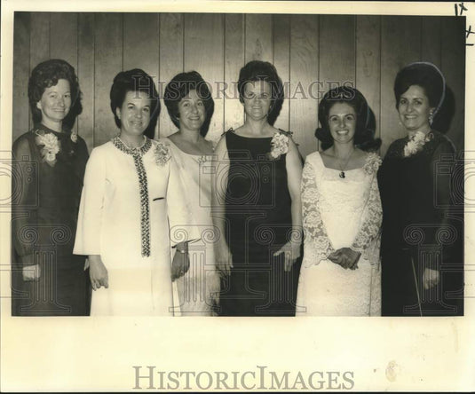1968 New officers of the Ladies' Auxiliary to the Algiers Lions Club - Historic Images