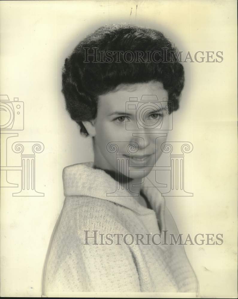 1961 Miss Eda Marie McNamara- Dorians Lady In Waiting 1961 - Historic Images