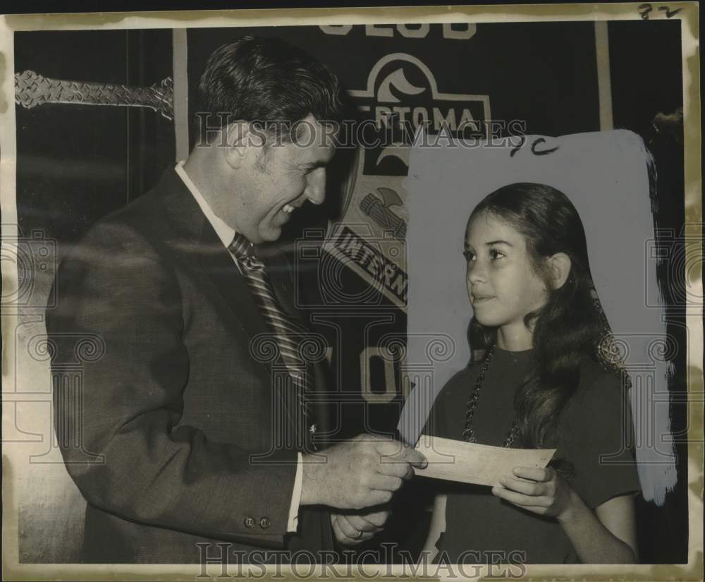 1971 Press Photo Rear Admiral Ross P. Bullard speaks at Sertoma Club - noo45830 - Historic Images