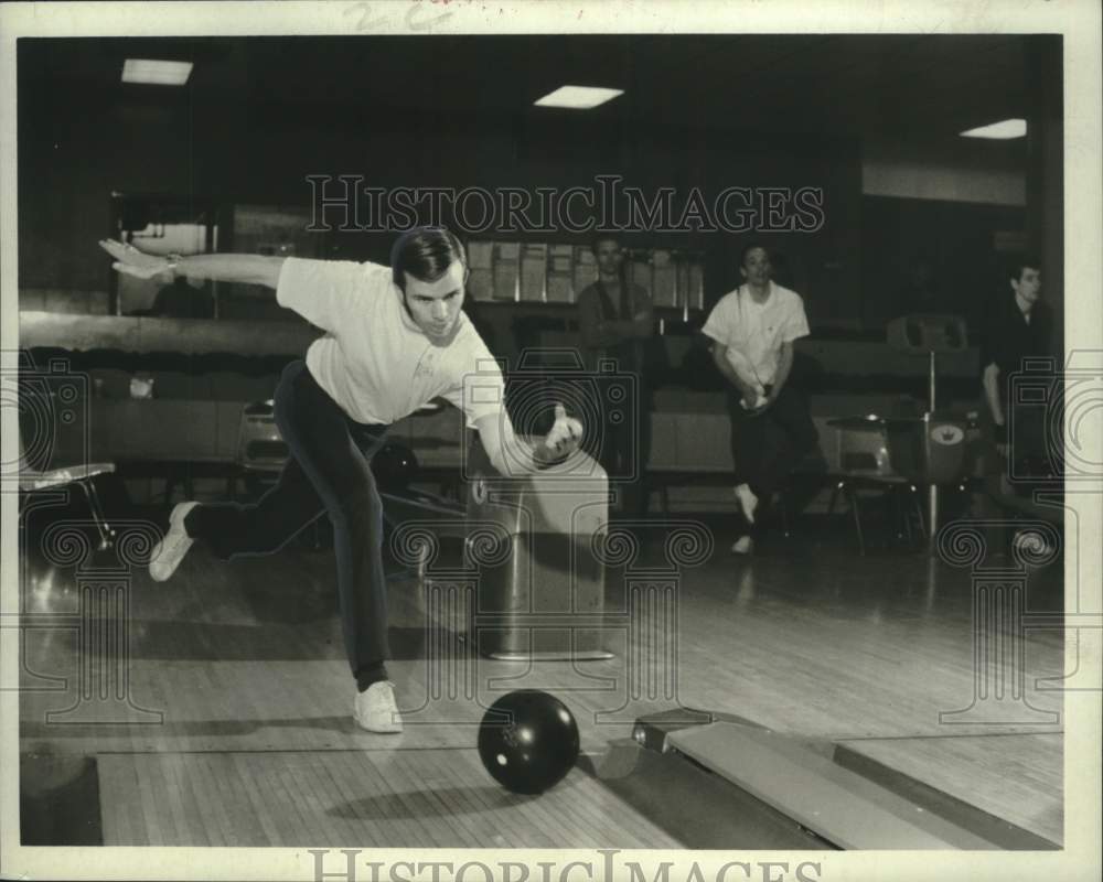 1971 Press Photo Mike McGrath, &quot;Professional Bowlers Tour&quot; - noo45973 - Historic Images